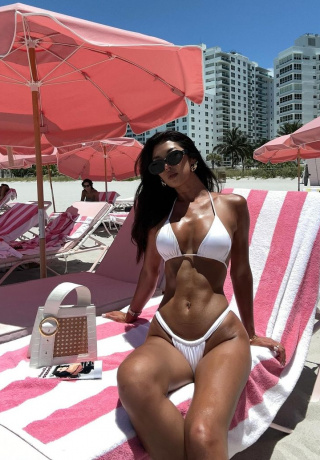 Young Attractive Escort Miami Barsha Heights. 9