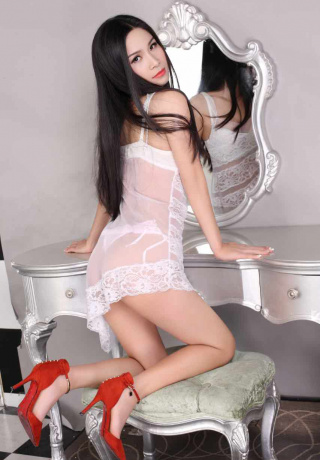 Surrender To My Intimate Touch Escort Willa. 2